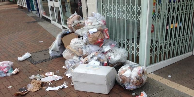 Big fines for dropping litter in Taunton